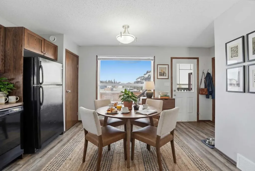 25 Winston Place Blackfalds AB T4M 0K9