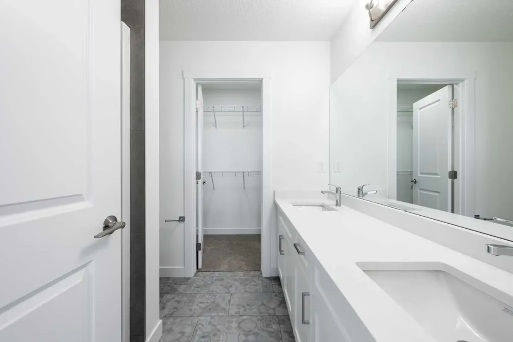 134 Heartland Street Cochrane AB T4C 3L9