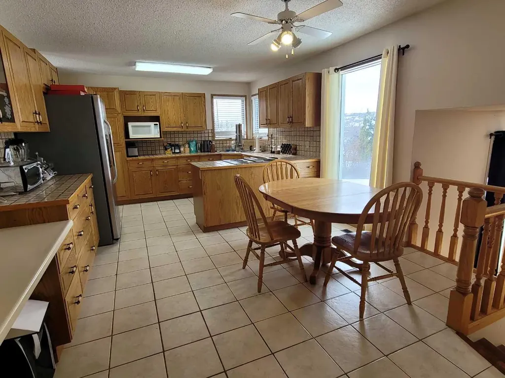 7110 99a Street Peace River AB T8S1B2
