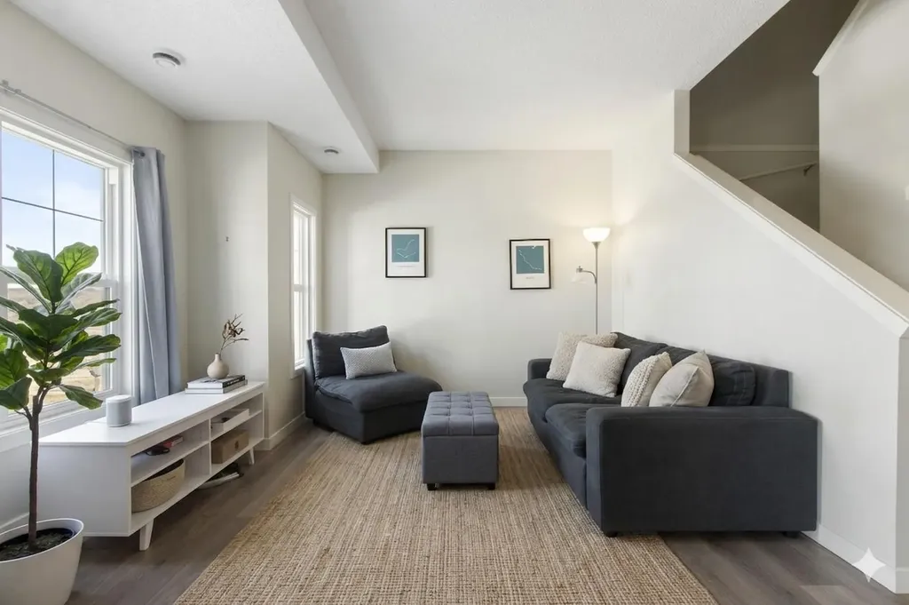 250 Fireside View Cochrane AB T4C 2M2