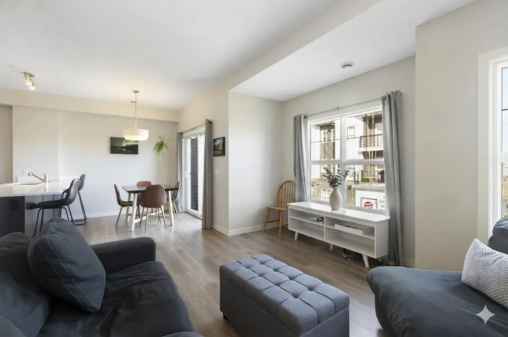 250 Fireside View Cochrane AB T4C 2M2