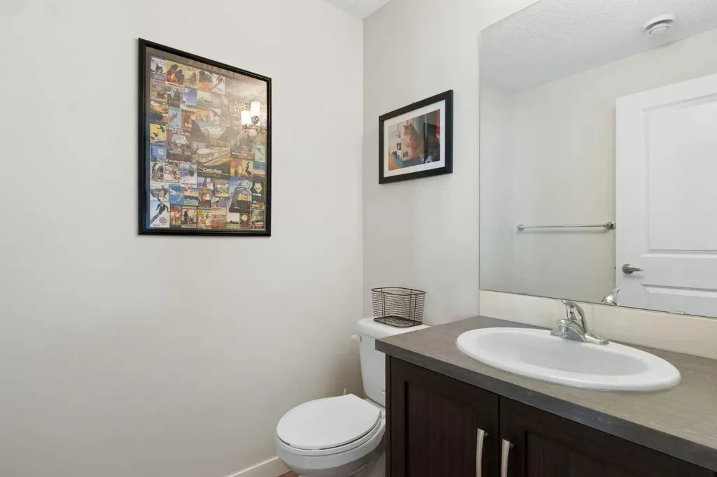 250 Fireside View Cochrane AB T4C 2M2