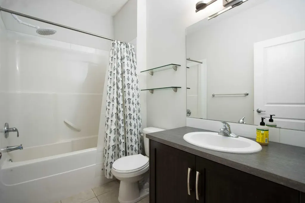 250 Fireside View Cochrane AB T4C 2M2