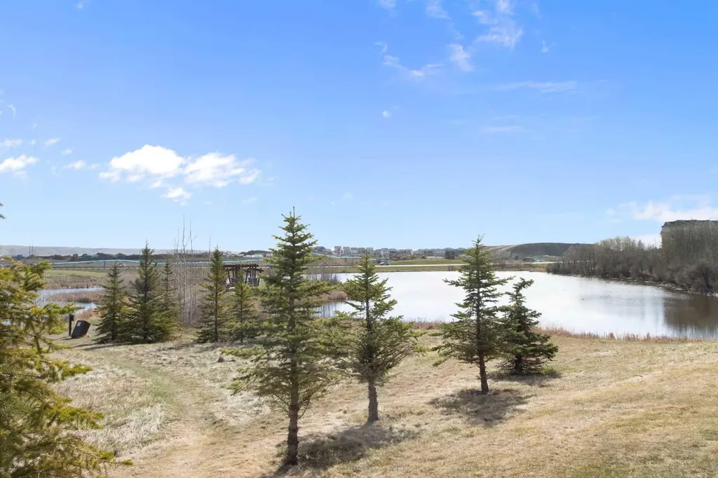 250 Fireside View Cochrane AB T4C 2M2