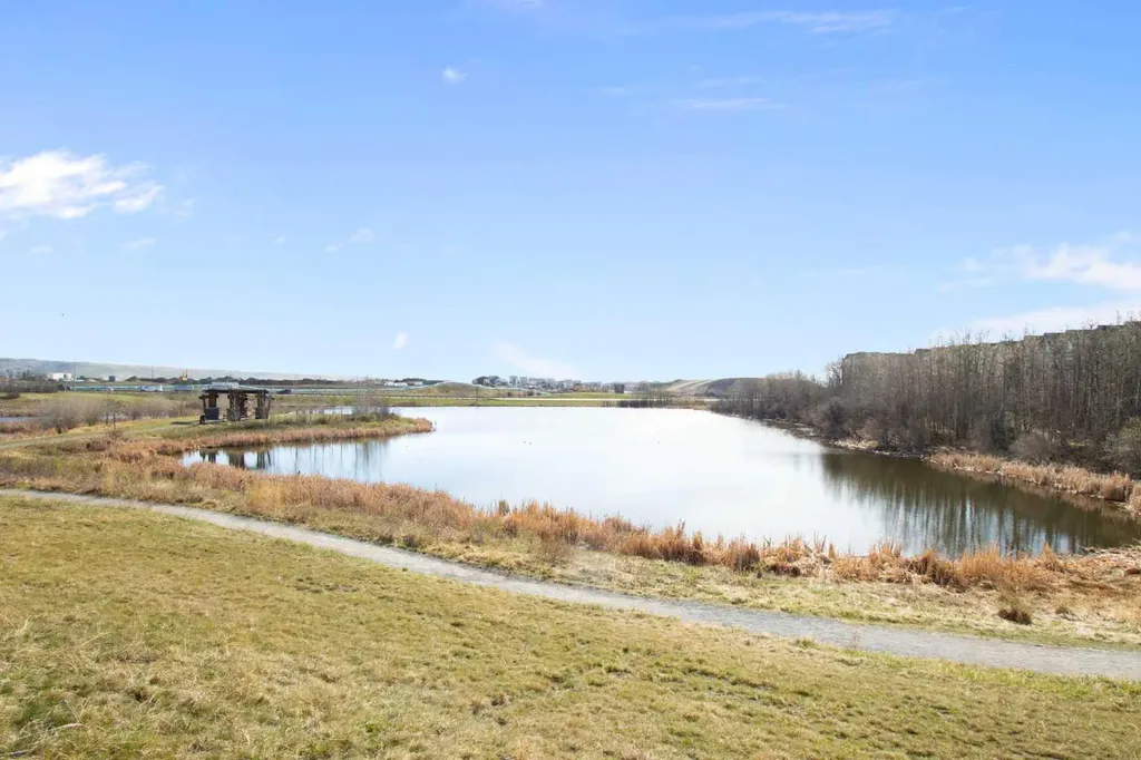 250 Fireside View Cochrane AB T4C 2M2