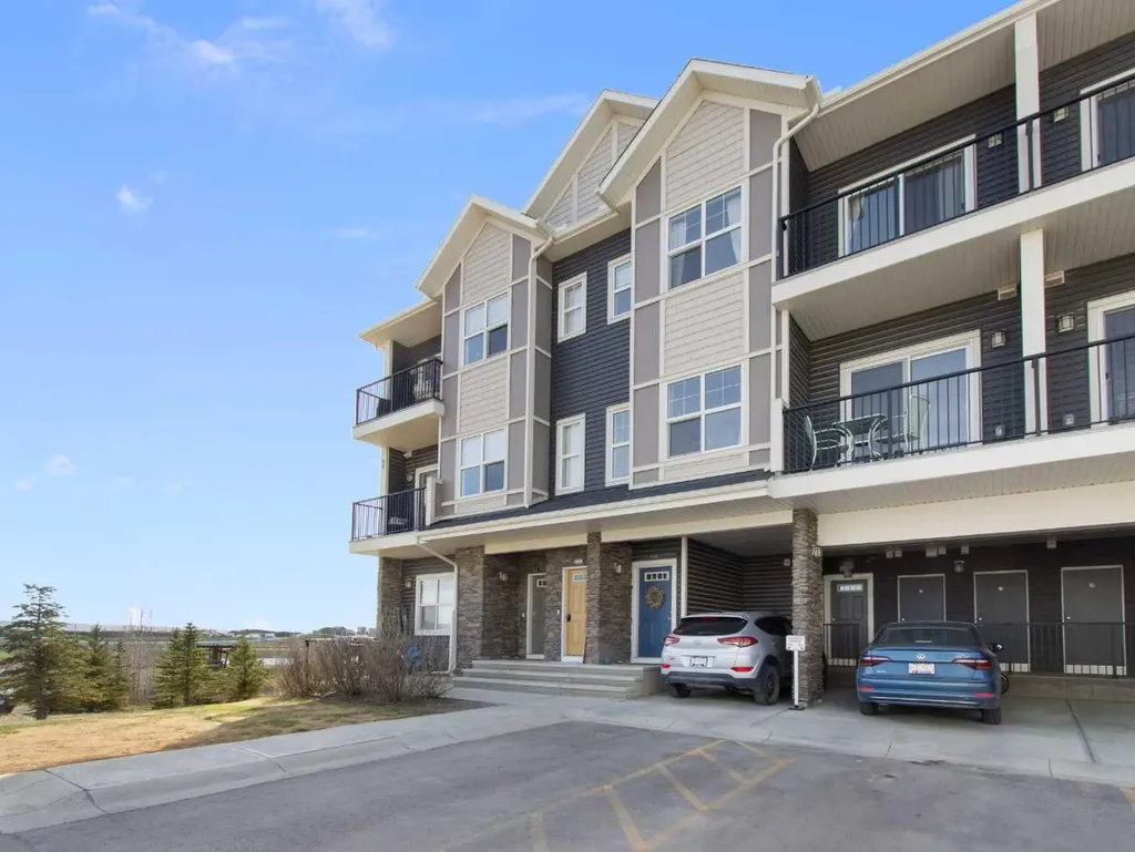 250 Fireside View Cochrane AB T4C 2M2