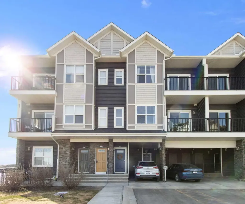 250 Fireside View Cochrane AB T4C 2M2