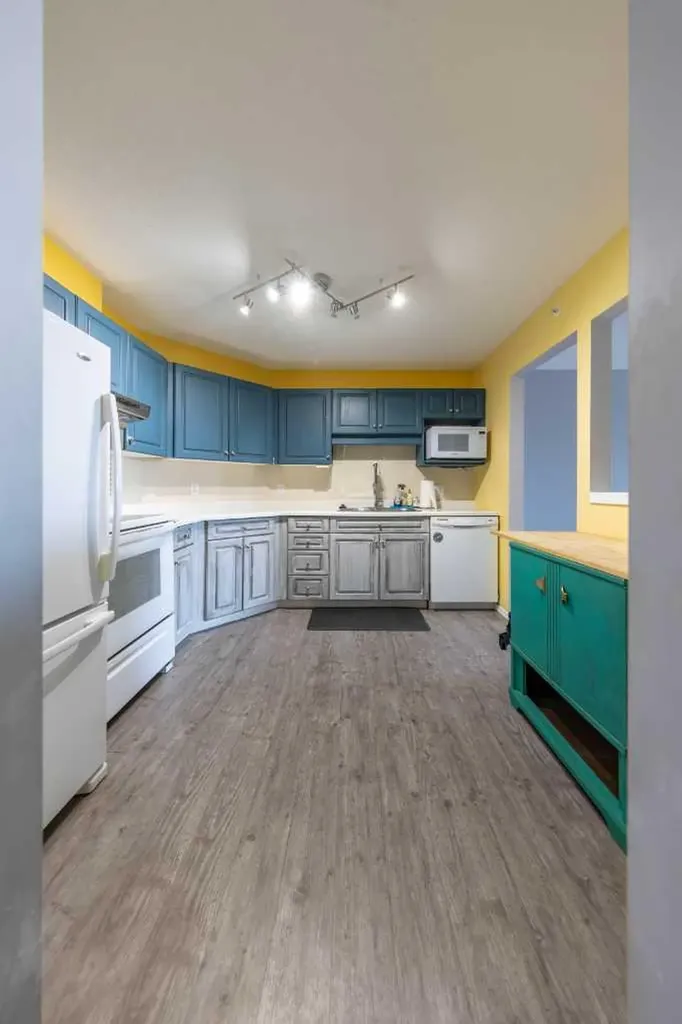 5120 49 Street Lloydminster AB T9V 0K4