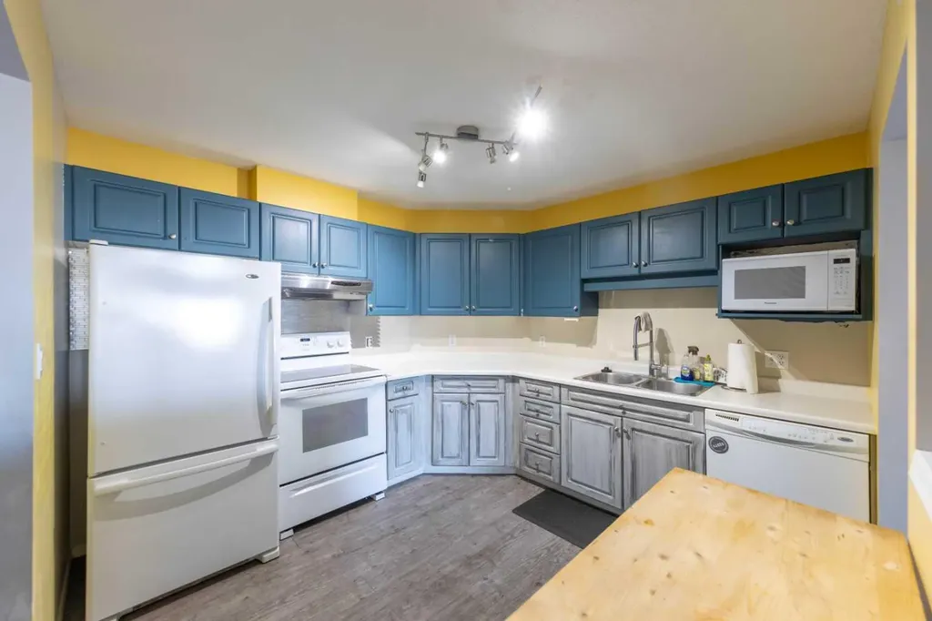 5120 49 Street Lloydminster AB T9V 0K4
