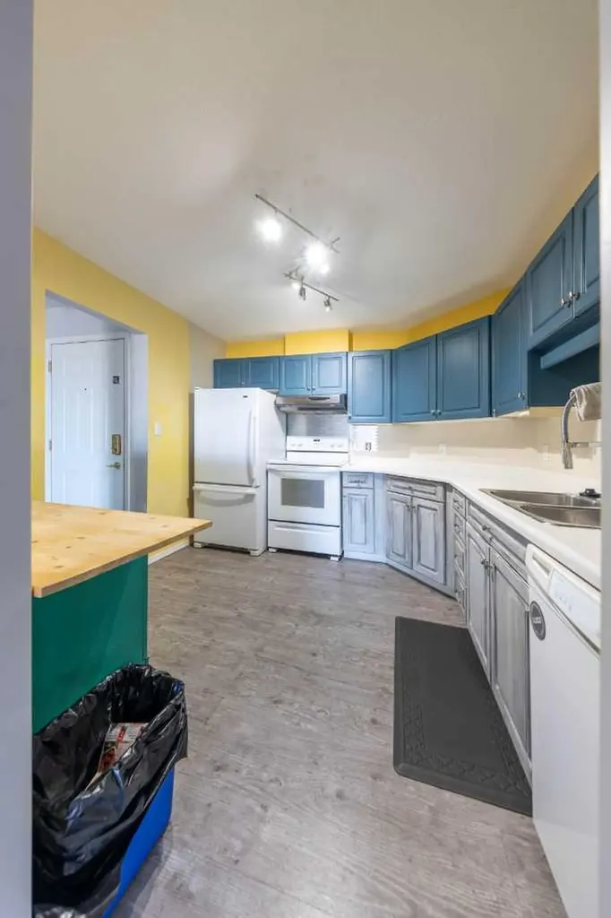 5120 49 Street Lloydminster AB T9V 0K4
