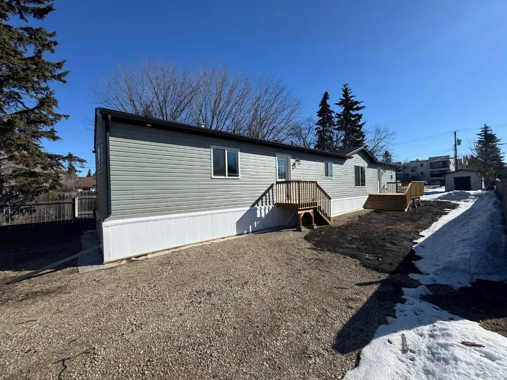 816 5th Avenue Beaverlodge AB T0H 0C0