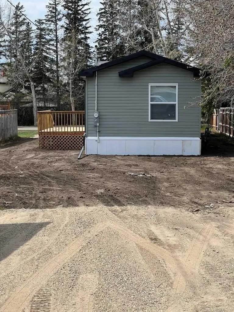 816 5th Avenue Beaverlodge AB T0H 0C0