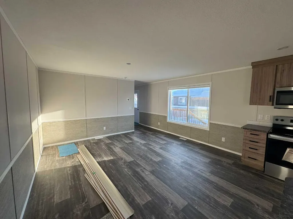 816 5th Avenue Beaverlodge AB T0H 0C0