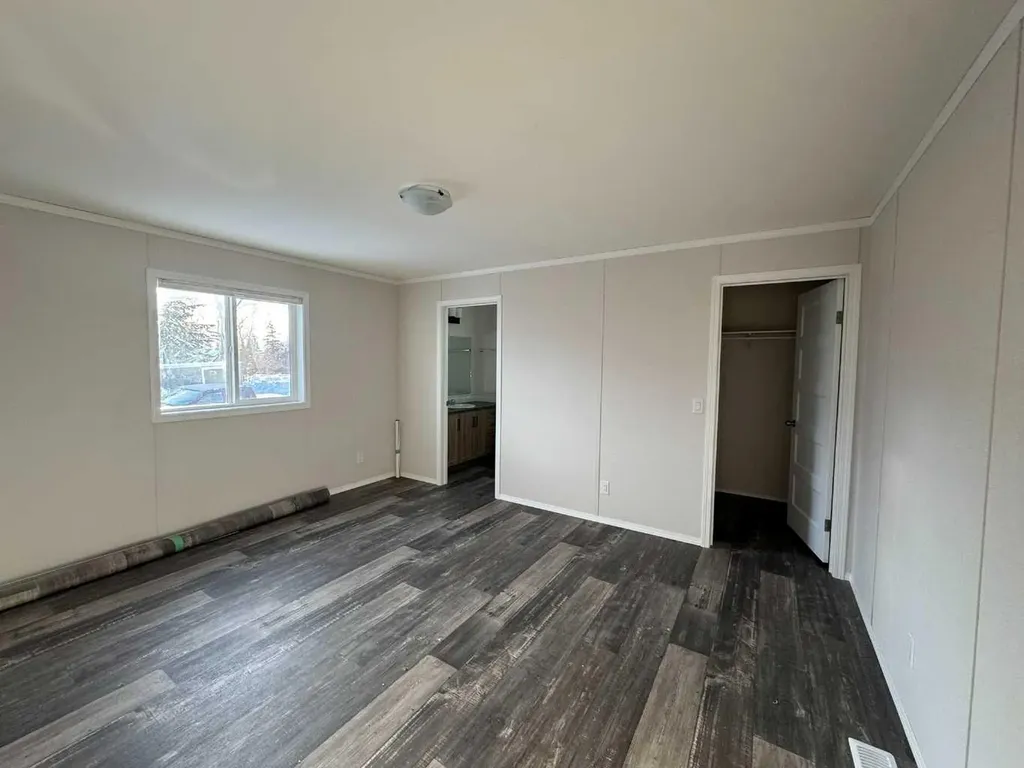 816 5th Avenue Beaverlodge AB T0H 0C0
