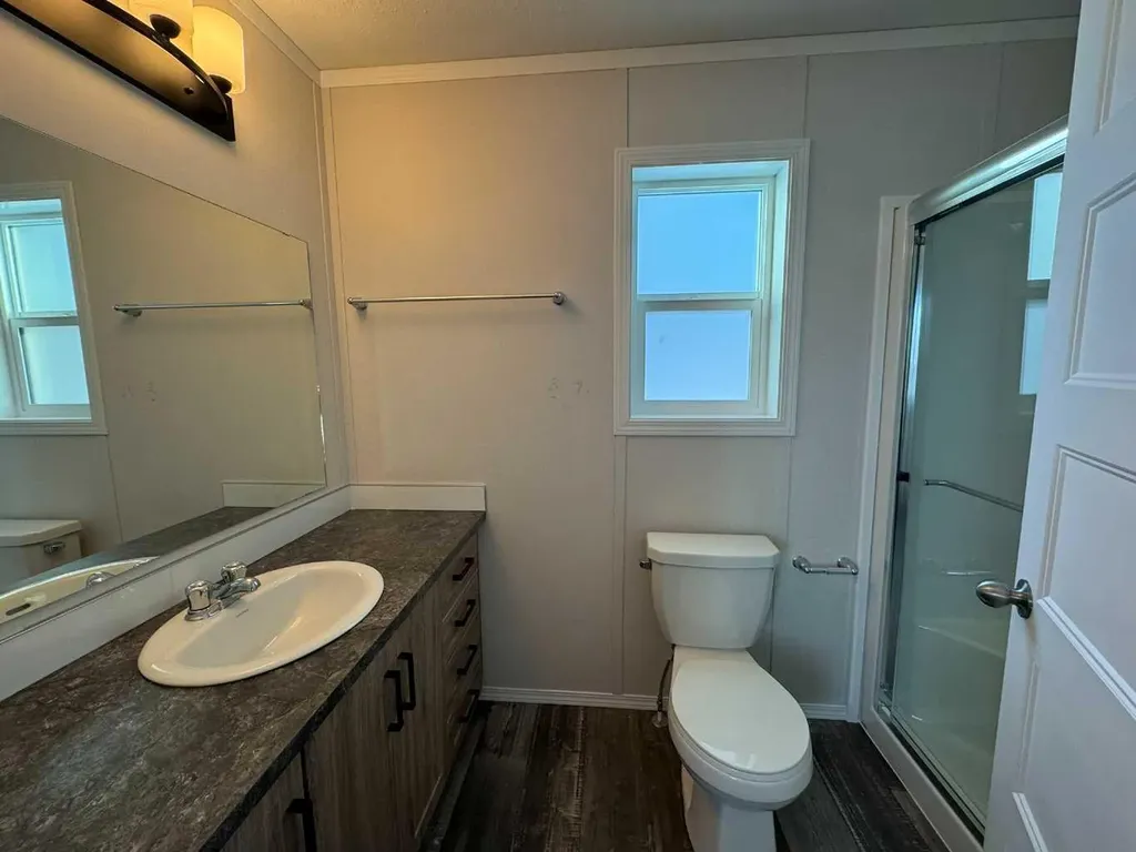 816 5th Avenue Beaverlodge AB T0H 0C0