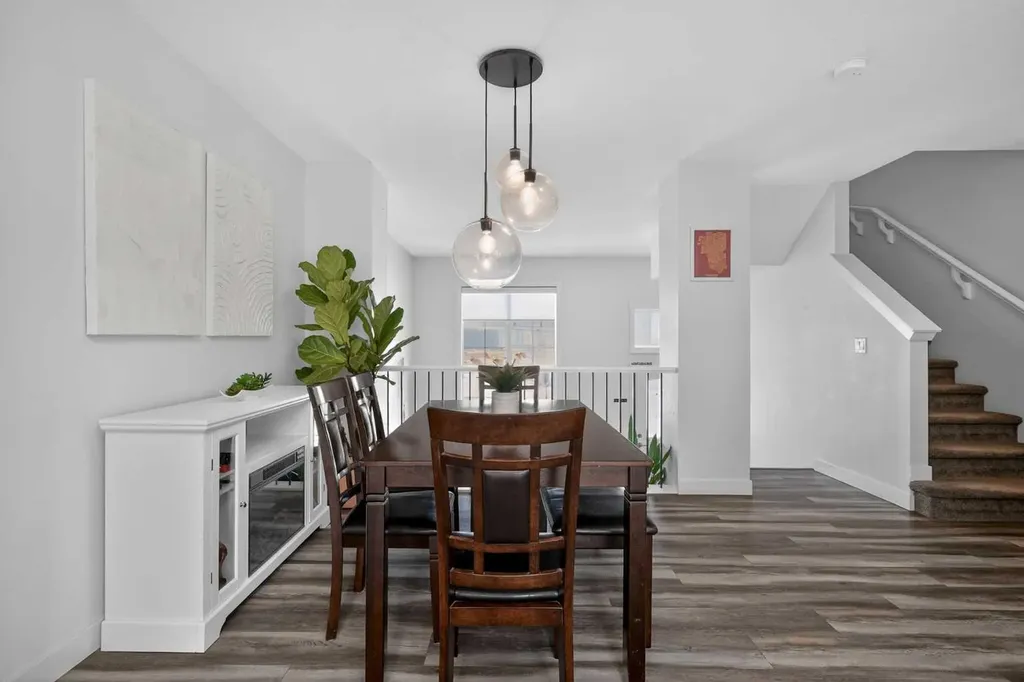 103 Cranbrook Walk SE Calgary AB T3M 2V5