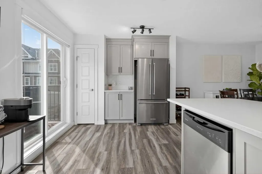 103 Cranbrook Walk SE Calgary AB T3M 2V5