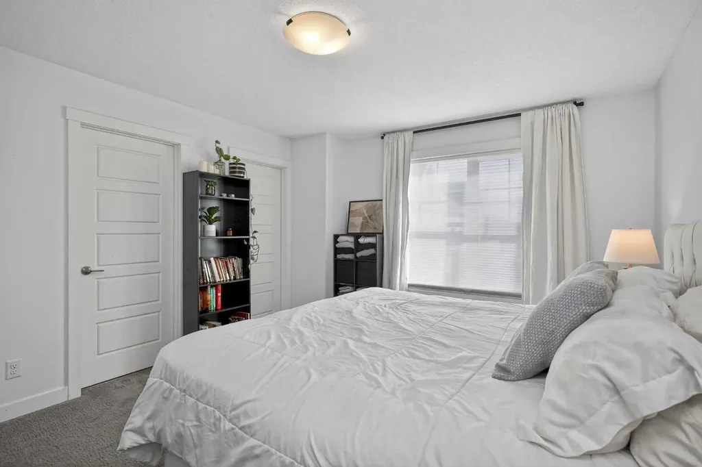 103 Cranbrook Walk SE Calgary AB T3M 2V5