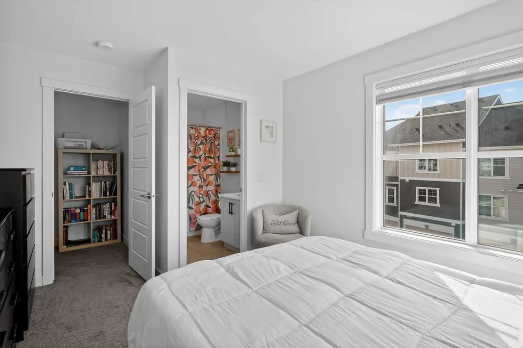 103 Cranbrook Walk SE Calgary AB T3M 2V5