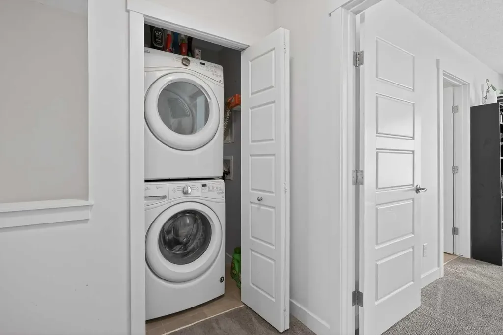 103 Cranbrook Walk SE Calgary AB T3M 2V5