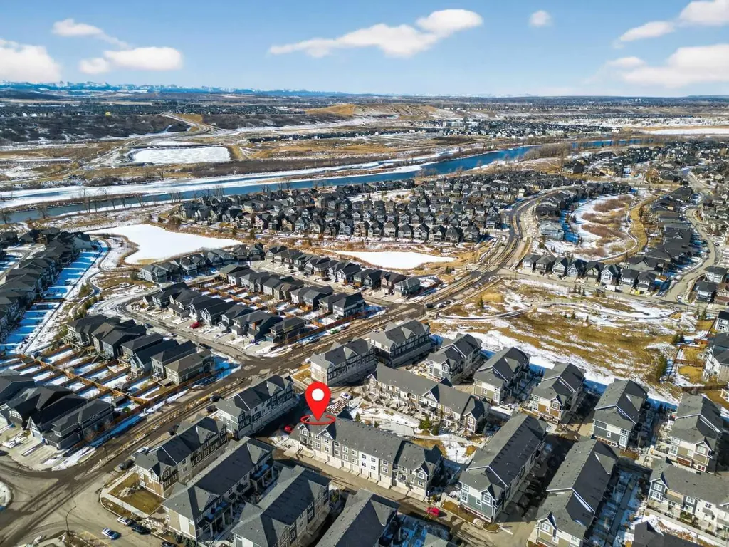 103 Cranbrook Walk SE Calgary AB T3M 2V5
