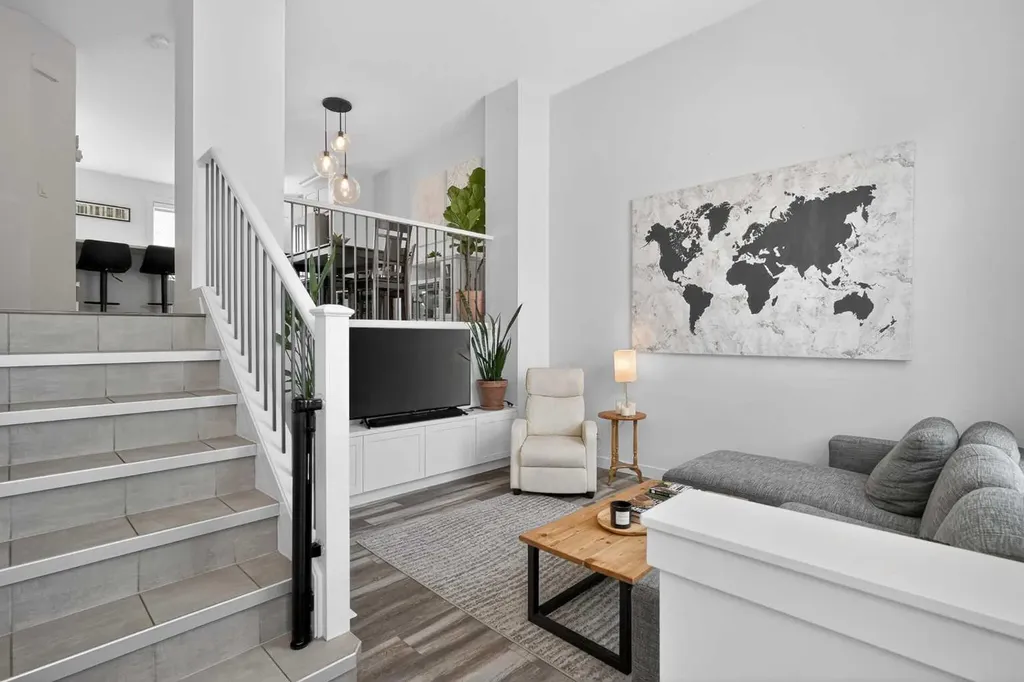103 Cranbrook Walk SE Calgary AB T3M 2V5