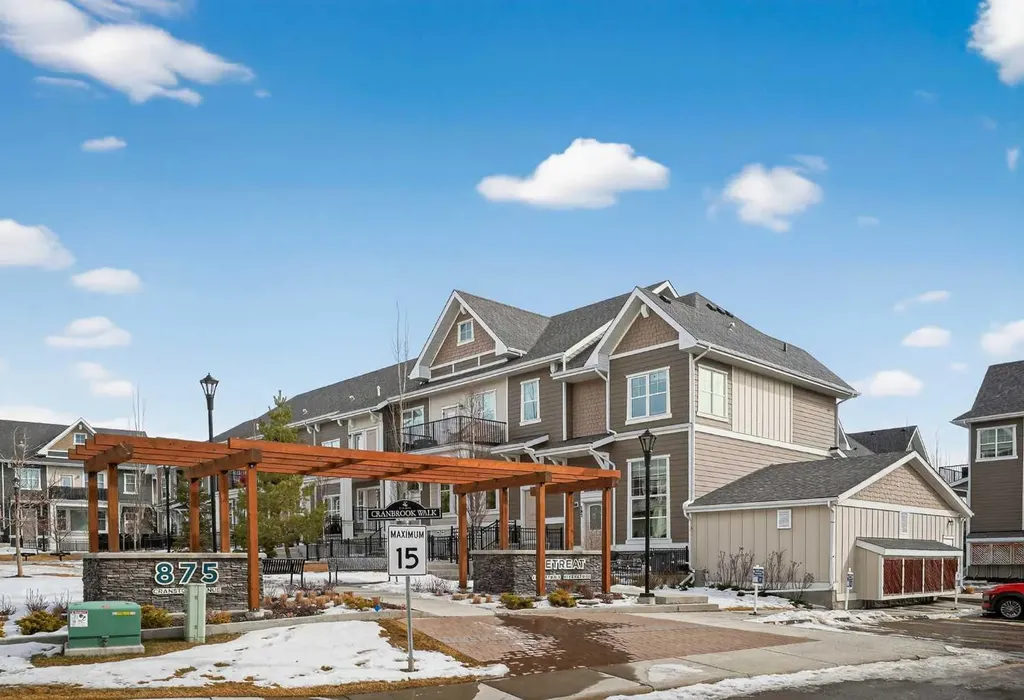 103 Cranbrook Walk SE Calgary AB T3M 2V5