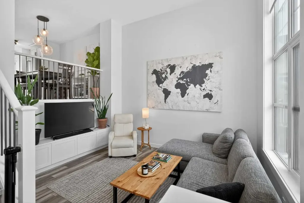 103 Cranbrook Walk SE Calgary AB T3M 2V5
