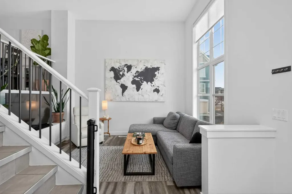 103 Cranbrook Walk SE Calgary AB T3M 2V5
