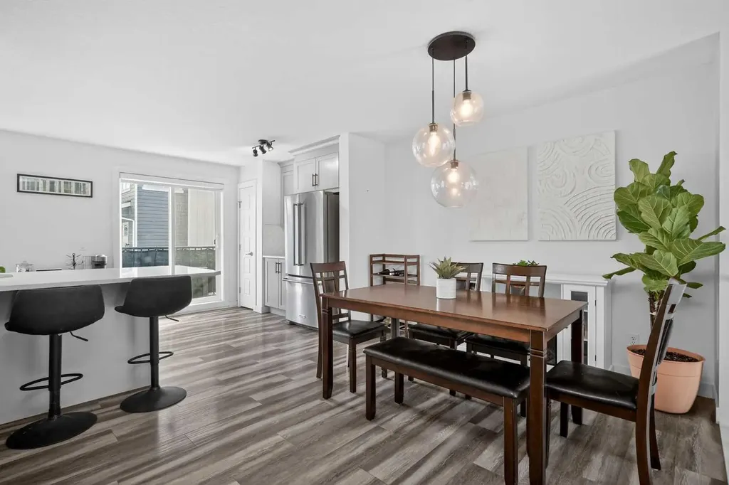 103 Cranbrook Walk SE Calgary AB T3M 2V5