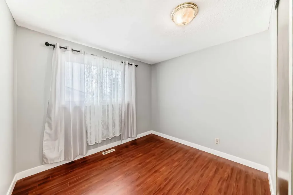 130 Pinemeadow Road NE Calgary AB T1Y 4N9