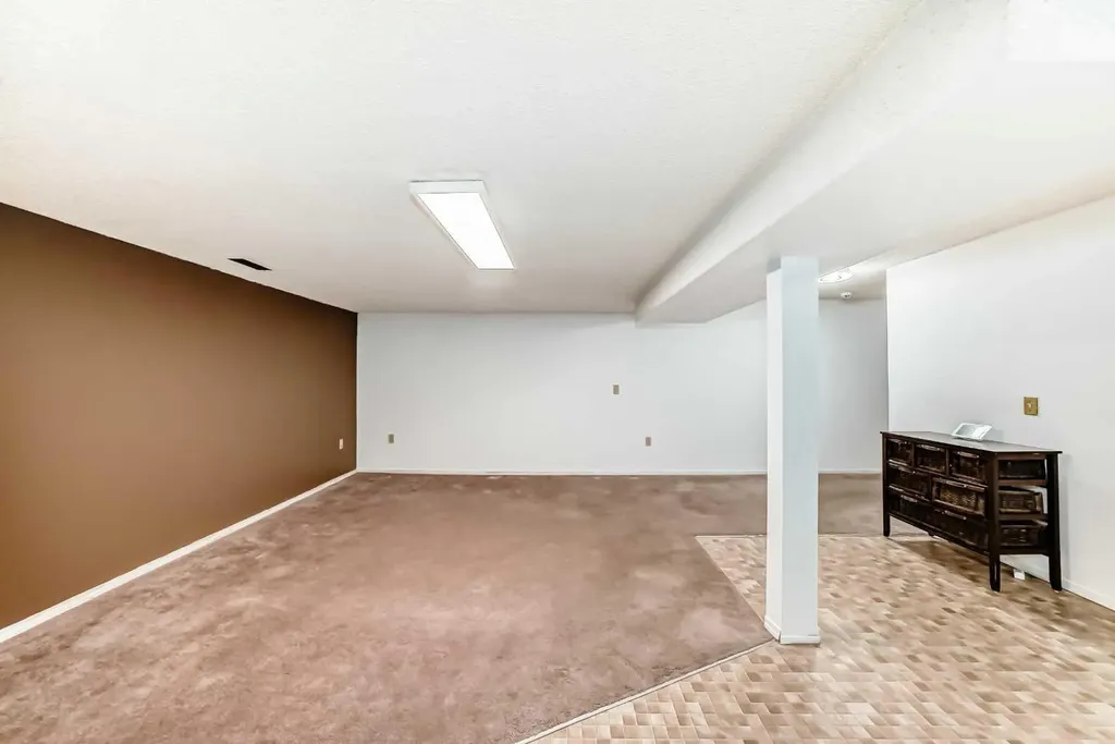 130 Pinemeadow Road NE Calgary AB T1Y 4N9
