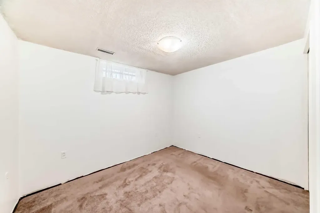 130 Pinemeadow Road NE Calgary AB T1Y 4N9