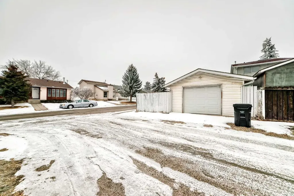 130 Pinemeadow Road NE Calgary AB T1Y 4N9