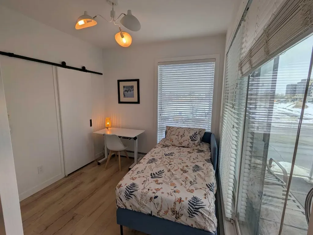 3125 39 Street NW Calgary AB T3B 6H5