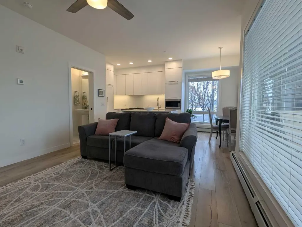 3125 39 Street NW Calgary AB T3B 6H5