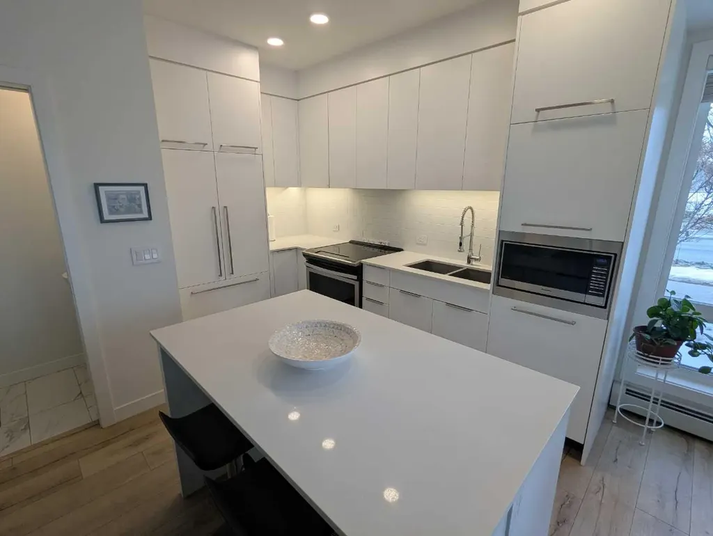 3125 39 Street NW Calgary AB T3B 6H5