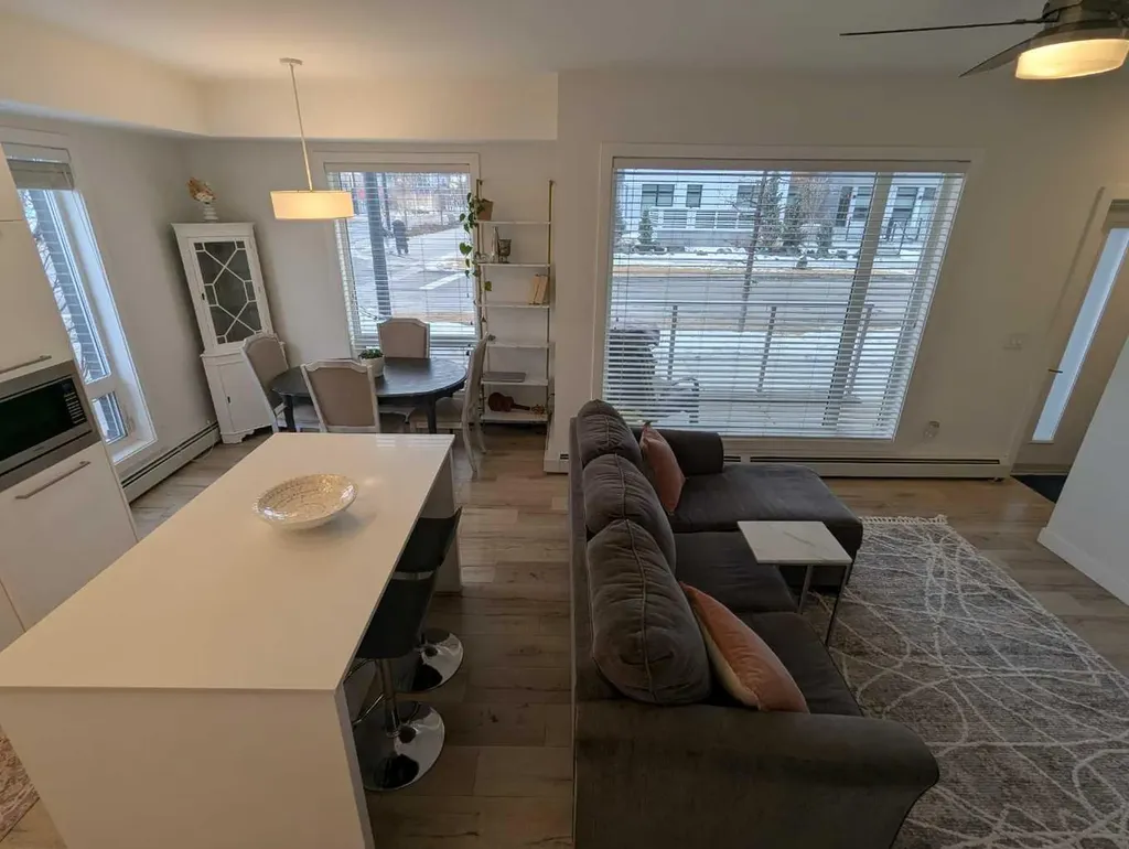 3125 39 Street NW Calgary AB T3B 6H5