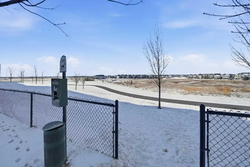 99 Copperstone Park SE Calgary AB T2Z 5C9