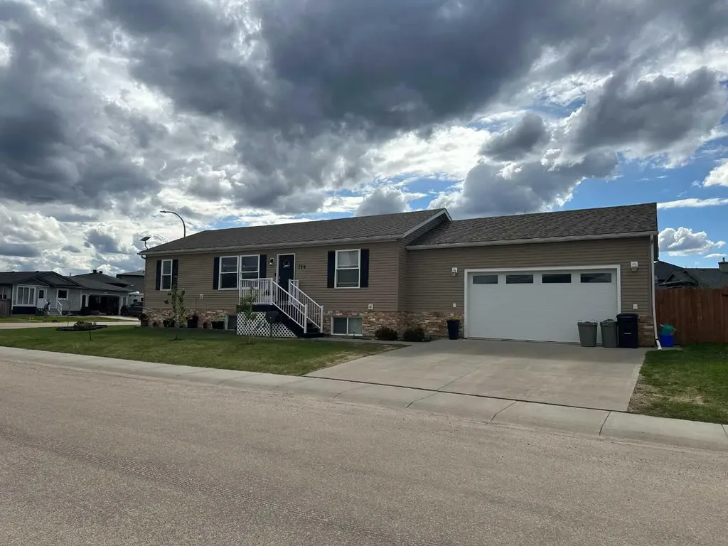 720 10 Street SE Slave Lake AB T0G 2A3