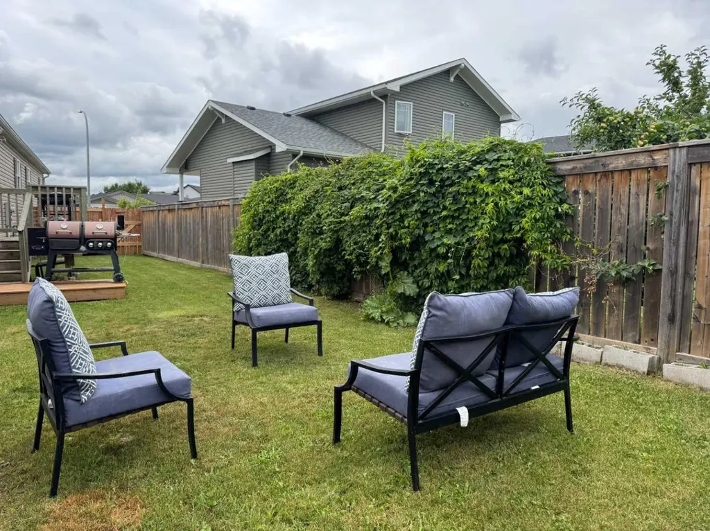 720 10 Street SE Slave Lake AB T0G 2A3
