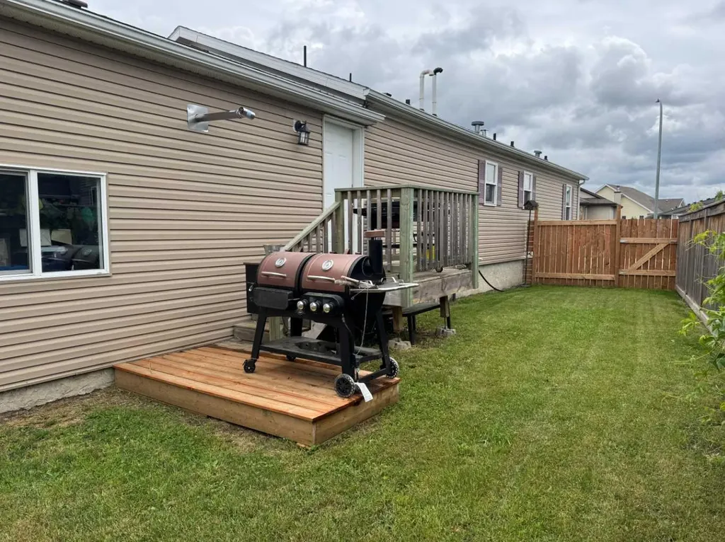 720 10 Street SE Slave Lake AB T0G 2A3