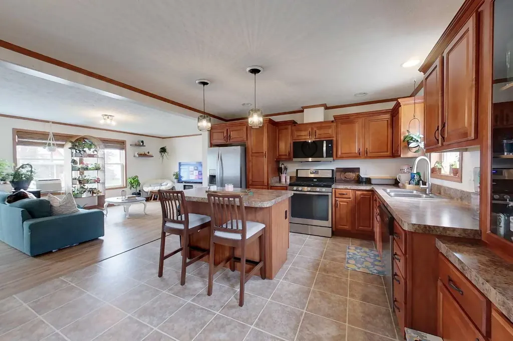 720 10 Street SE Slave Lake AB T0G 2A3