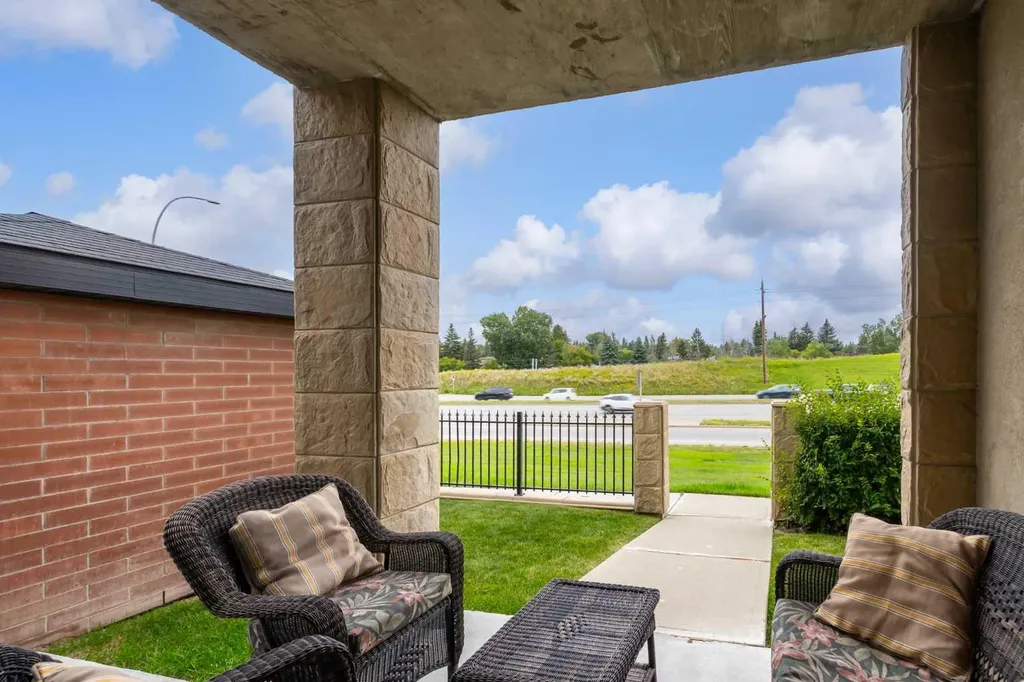 11811 Lake Fraser Drive SE Calgary AB T2J 7J4