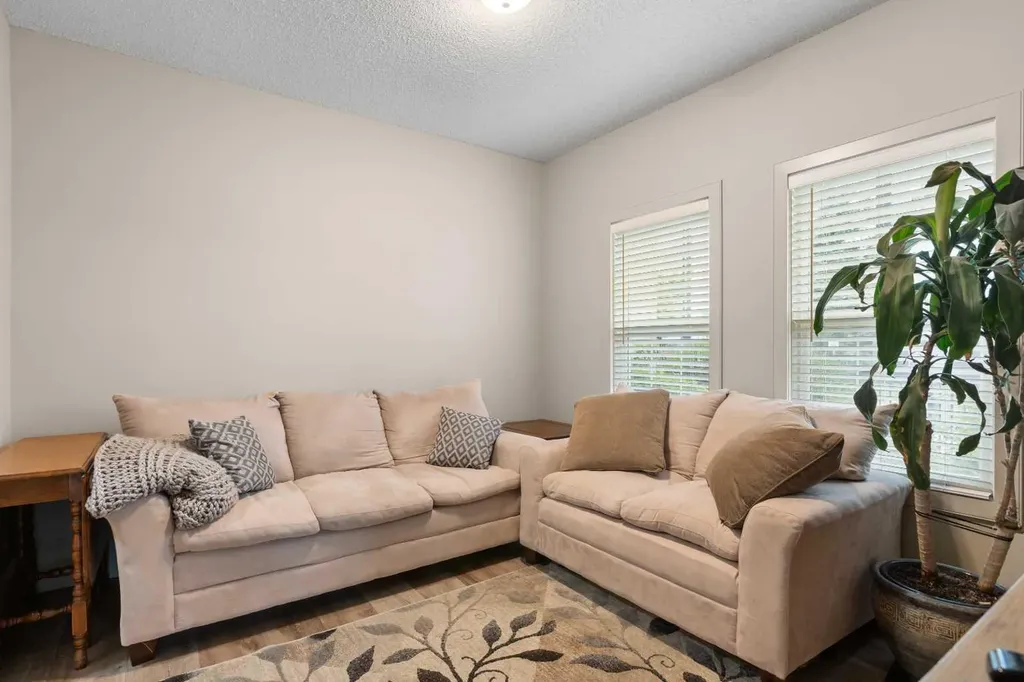 11811 Lake Fraser Drive SE Calgary AB T2J 7J4