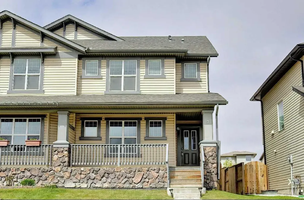 7 Panora Square NW Calgary AB T3P 1E5