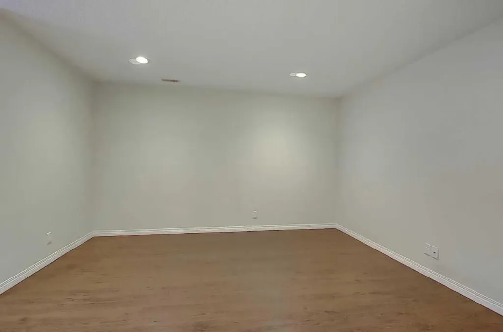 7 Panora Square NW Calgary AB T3P 1E5