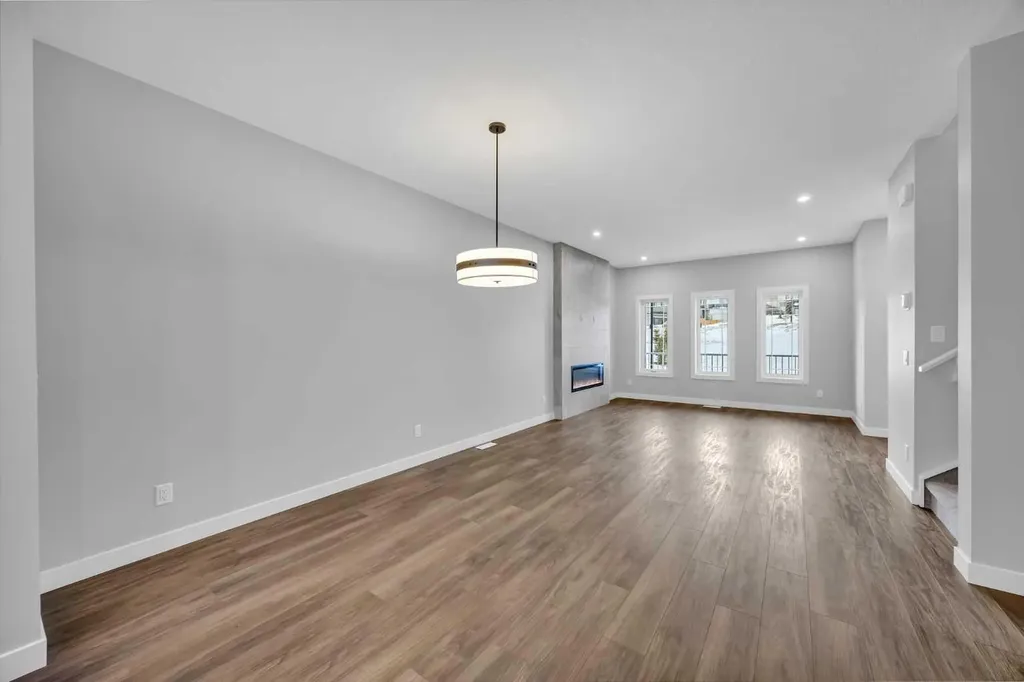 10 Versant Path SW Calgary AB T2Y 0Z5