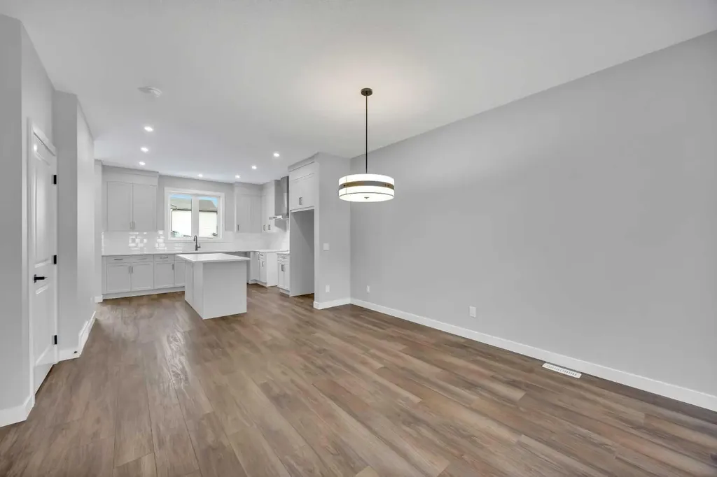 10 Versant Path SW Calgary AB T2Y 0Z5