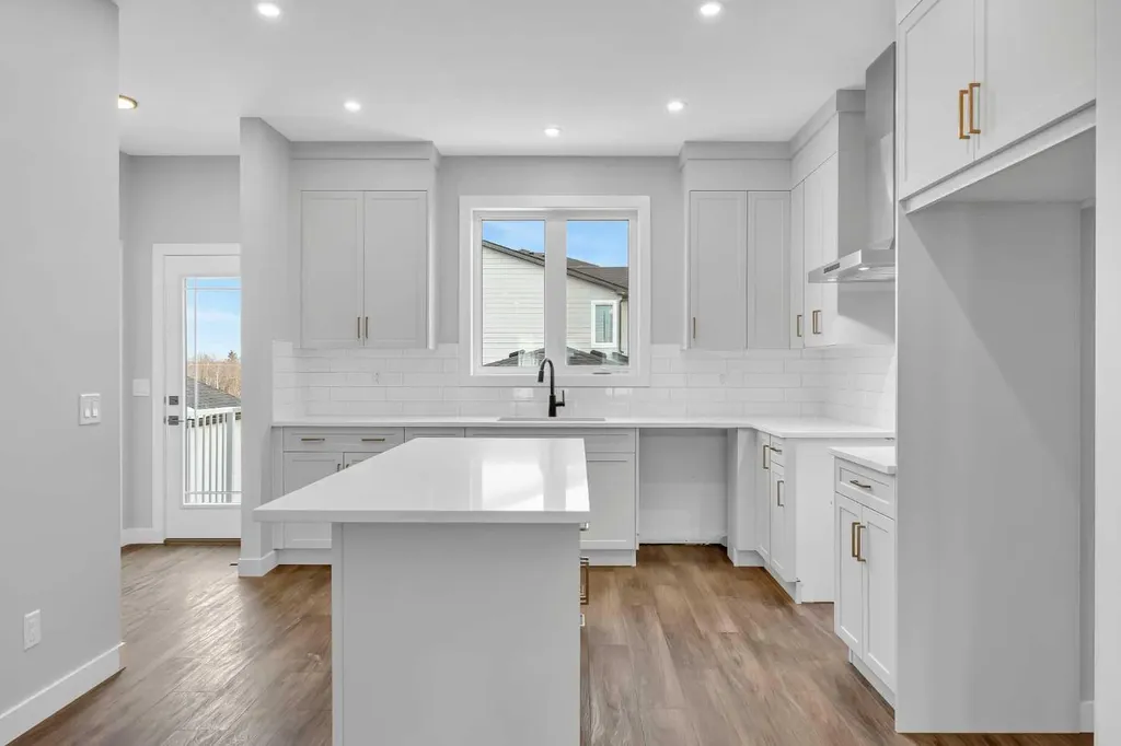 10 Versant Path SW Calgary AB T2Y 0Z5